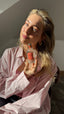 Influencerin @conciouslyoverthinking Lisa mit Acqua Colonia Fig & Vetiver Flakon